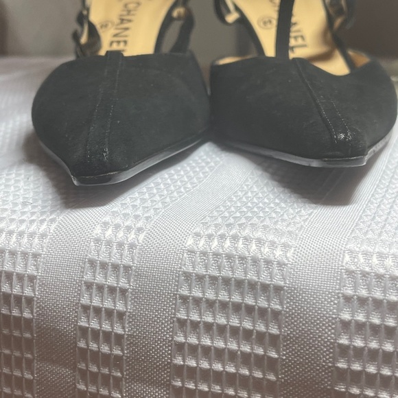 Chanel Black Suede Kitten Heel T-Strap Shoes - Picture 13 of 16